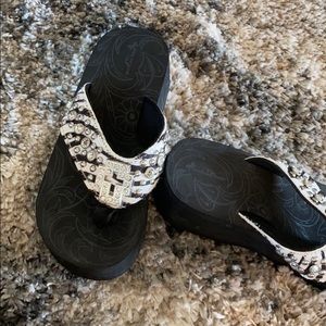 Montana West flip flops/ sandals